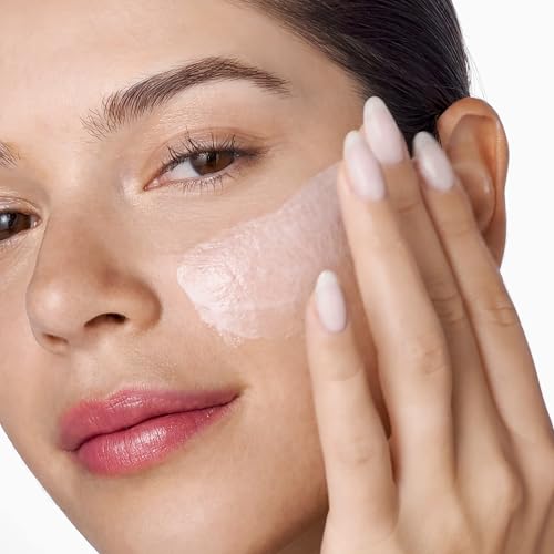 Clinique Hydration Heroes Gift Set | Moisture Surge 100H Moisturizer | Moisture Surge Overnight Mask | Lip Treatment | Hydrating + Glow | Includes 3 Travel Size Pieces