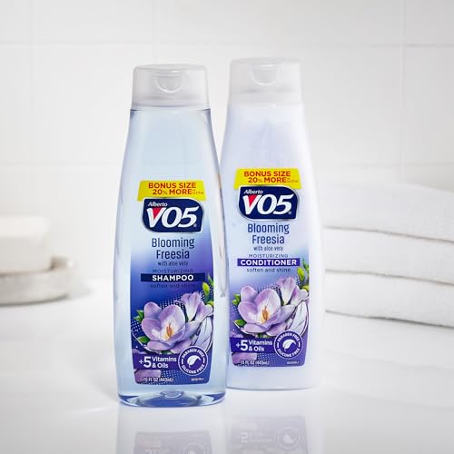 Alberto VO5 - Blooming Freesia Moisturizing Shampoo - Hydrating Shampoo - With Coconut Milk, Vitamin E and Biotin - Long Lasting Fragrance - 15 oz