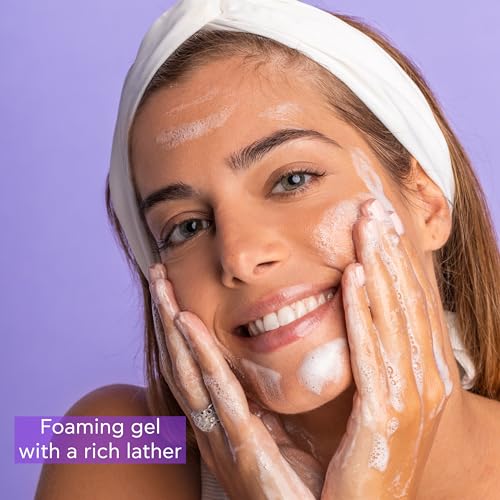 Apivita Cleansing Foam | Hydrating & Soothing Cleansing Creamy Foam for Face & Eyes with Olive, Lavender & Propolis, 200 mL / 6.67 oz