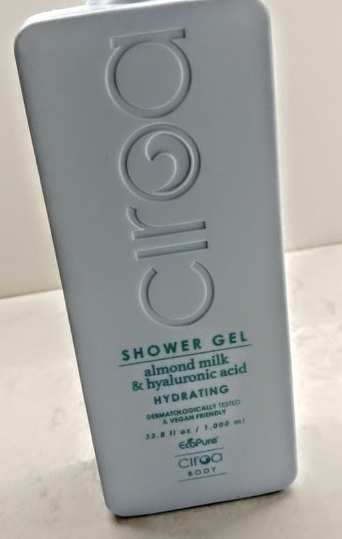 Ciroa, Almond Milk & Hyaluronic Acid, SHOWER GEL, Hydrate & Nourish, 33.8 fl oz 1,000ml (Pack of One)