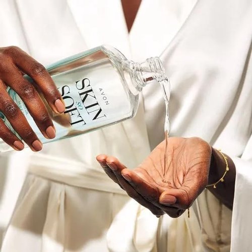 Avon - Skin So Soft Bonus Size Original Bath Oil - 24.6 Fl Oz - Smoothes Dry Skin - jojoba Oil