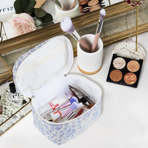 Large Makeup Bag, Cute Quilted Makeup Bag for Women, Travel Cotton Make Up Organizer Bag, Floral Coquette Aesthetic Toiletry Bag, Gift For Daughter, Preppy Things For Girls