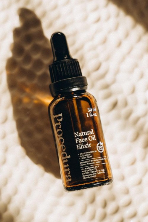 Hydrating & Anti-Aging Face Oil with 10 Natural Oils .Vegan Facial Oil for Glowing Skin & Gua Sha Massage (30 ml / 1 fl oz)