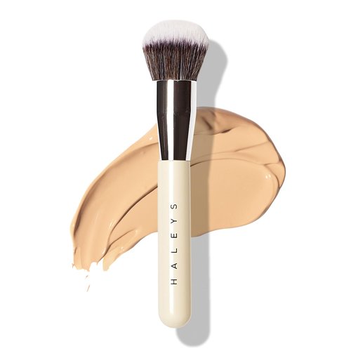 HALEYS Kabuki Makeup Brush – Soft, Dense Vegan Makeup Brush for Liquid, Cream & Powder Foundation, Seamless Blending, Airbrush Finish, Dermatologist-Tested, Cruelty-Free Face Brush