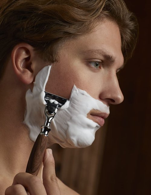 Union Razors SS4W Three Piece Shave Kit with Razor, Shaving Brush & Stand
