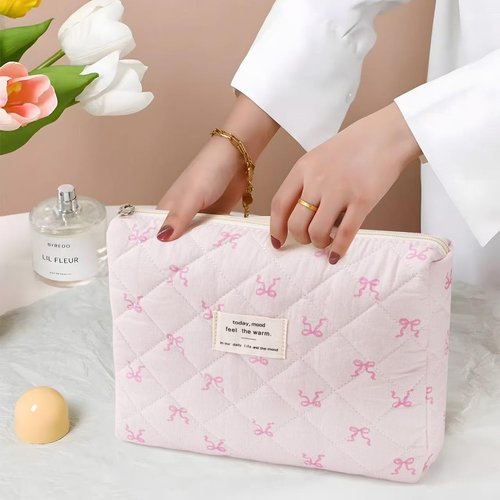 MZLUWM Large Travel Quilted Makeup Bag，Cute Bow Cotton cosmetic bag, Fashionable aesthetic makeup bag,Coquette Aesthetic Floral Travel Toiletry Bag for Women