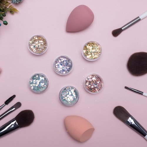 15 Grams Small Plastic Jars with Lids, 12 Pack Travel Cosmetic Containers, Empty Sample Jars with Lids, Body Butter Jars with Lidss and Makeup Spoons
