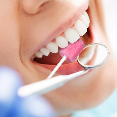 250 Pcs Disposable Oral Swabs - Medical-Grade Sponge Mouth Swabs for Teeth, Gum, and Oral Care, Ideal for Elderly, Adults, Kids, and Pets, 5.11 Inch Pink Swabsticks