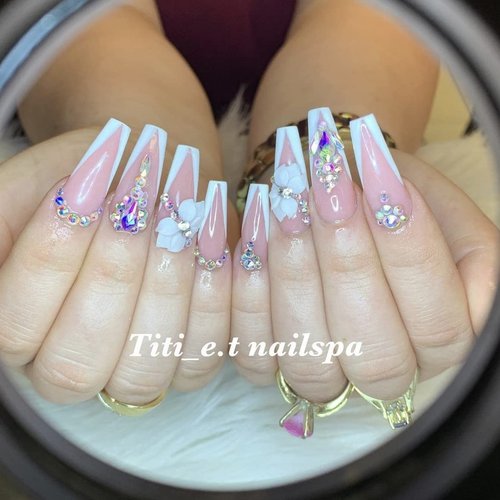 3D White Acrylic Flower Nail Art Charms Handmade by Acrylic Powder - 24pcs Flowers Nail Rhinestones Kit 3D Crystal Nail Pearls Design Acrylic Nail Art for Women (White)