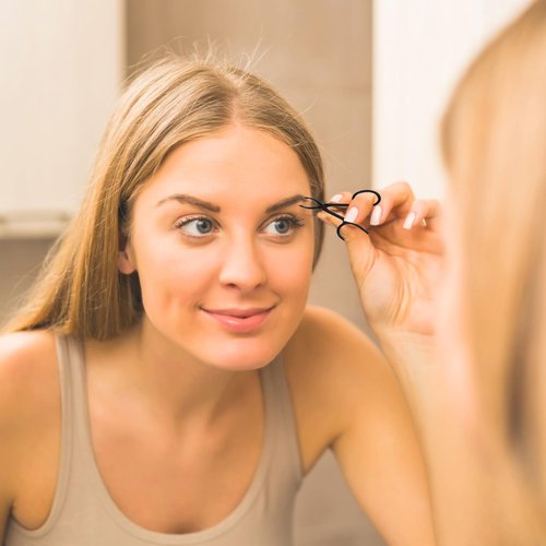 WLLHYF 2 Pieces Eyebrow Scissor Handle Tweezer Plucker Straight Tip Brow Scissors Remover Facial Hair Eyebrows Care Wig Plucking for Women(Silver and Black)