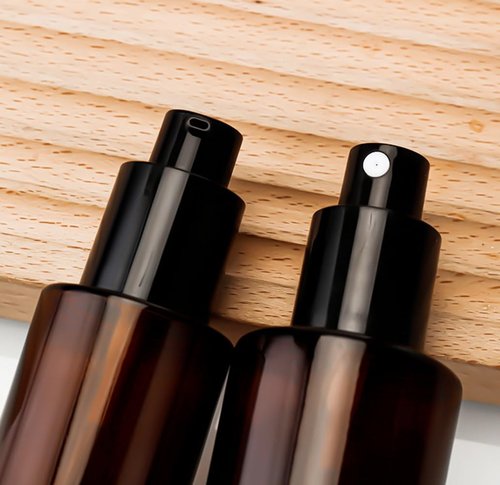 TUPSYBL 2 Pcs 100ml 3.4oz Upscale Amber Glass Spray Bottles Refillable Fine Mist Spray Bottles Cosmetic Bottles Containers for Essential Oil Aromatherapy Makeup Travel, Brown