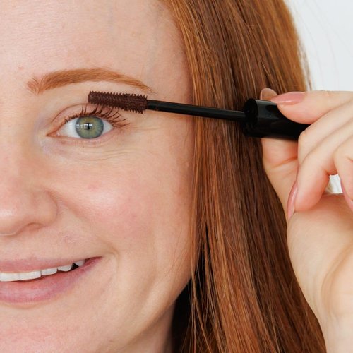 How to be a Redhead Finally Have Lashes Enhancing Mascara (Brown)
