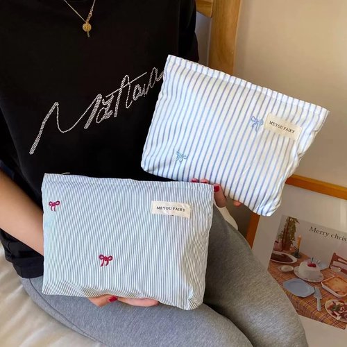 RSRSLEII Striped Makeup Bag for Women, Blue Cosmetic Bag with Bow, Travel Toiletry Cosmetic Bag with Zipper, Cute Women Aesthetic Organizer Storage Pouch, Girls Handbags Purses (03 White Stripe)