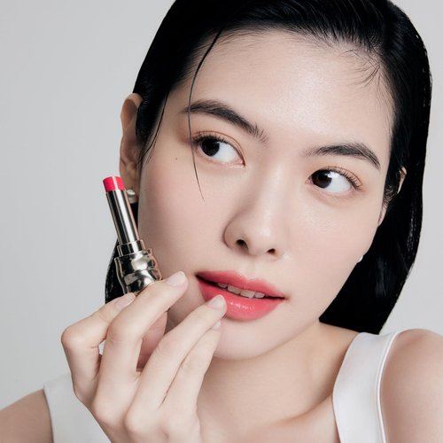 Sulwhasoo Perfecting Lip Color, Rose - Korean Tinted Lip Balm, Nourishes, Hydrates & Moisturizes, Natural Look, Soothes Dry, Flaky Lips, Muted Red - 0.1 oz.