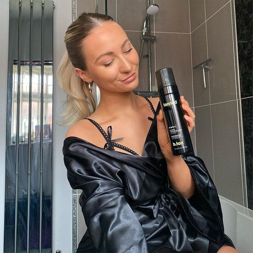 b.tan Dark & Long Lasting Self Tan Kit | Besties Bundle - Dark Tanning Mousse Duo with Mitt Applicator Glove, 1 Hour Express, Fast Sunless Tanner, Face & Body, No Fake Tan Smell, Vegan & Cruelty Free