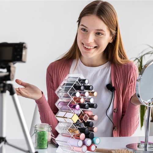 wutfuooo 3 Pack Clear Lipstick Organier, Acrylic Lipstick Holder 28 Slots, Lip Gloss Organier, Stackable Fish Shape Lipstick Tower, Lipstick Display Case for Lipstick
