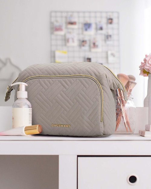BAGSMART Travel Makeup Bag, Cosmetic Bag Small Make Up Organizer Case,Wide-open Pouch for Women Purse for Toiletries Accessories Brushes,Large Tranquil Gray