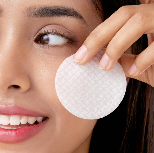 OHUI Miracle Toning Dual Sided Toner Pads | Exfoliating, Soothing, Moisturizing, Smoothing | Glowing Skin, Dullness | Hyaluronic Acid, Vitamin C, AHA, PHA, Niacinamide, Panthenol, Glycerin | K-Beauty