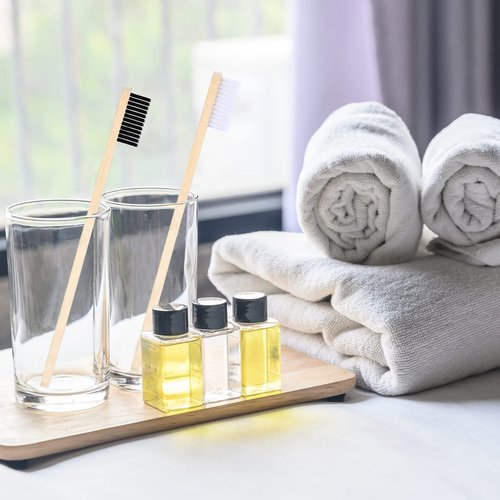 Vesici 100 Pcs Bamboo Toothbrushes Bulk Soft Bristles Toothbrushes with Micro Fur Ultra Wooden Bamboo Teeth Brushes Manual for Adults Travel Family Hotel Use Individually Packaged (Black,White)
