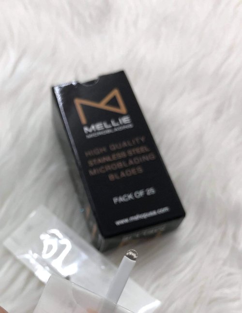 Mellie Microblading NANO U18 Microblading Blade 25 pcs - NANO 18 Pins .15mm Diameter Thinnest Blade On The Market - Best Microblading Blade for Crisp & Clean Strokes For Microblading Eyebrows