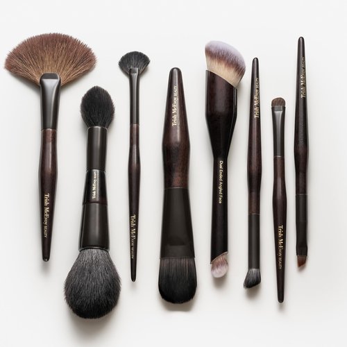 Trish McEvoy Brush 23 Angled Crease Contour