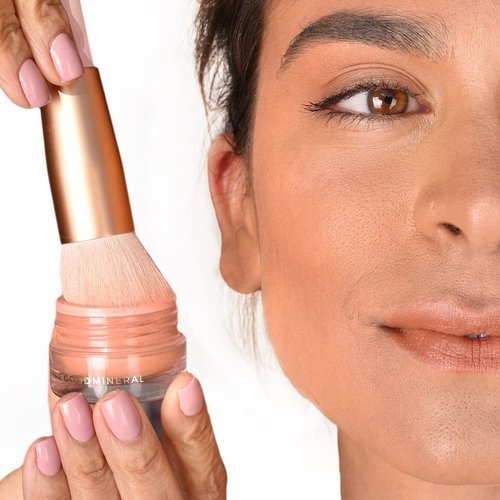 Round Blush Brush - The Good Mineral | Intense Color Application