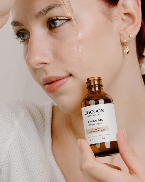 COCOON APOTHECARY Argan Oil Facial Oil, Ecocert Cosmos Organic, Protect + Soothe + Firm Skin, Rich in Vitamin E, Maintain Hydration, Soft + Smooth + Silky Skin, Organic Argan Oil, 2 fl oz