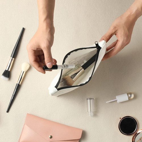 NBIAN 21th Birthday Gifts for gril, Funny 21 Year Old Makeup Bag, Thank You for Being Awesome Makeup Bags for gril, Her, Sister, Daughter, Niece, Making The World a Better Place Since 2004