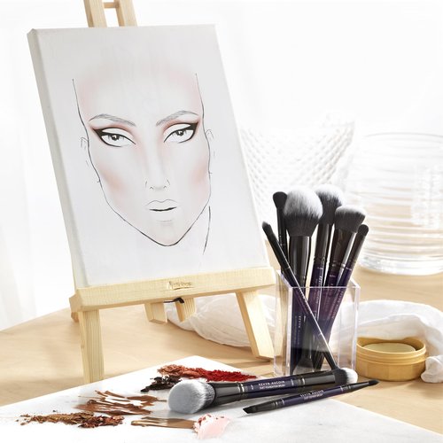 Kevyn Aucoin Angled Fan Mascara Brush: Achieve feathered, separated lashes with any mascara. Dual-fiber design ensures a clean & even application for voluminous lashes. No clumps. Makeup artist go to.