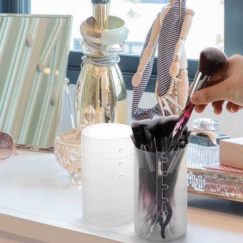 TOPZEA 4 Pack Retractable Makeup Brush Holders, Plastic Portable Cosmetic Organizer Travel Makeup Accessories Cups with Lid, Dust-proof Brushes Storage Case for Women, Make-up Artist
