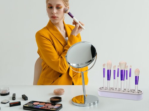 GDFYMI 1Pcs Silicone Makeup Brush Holder Stand Light Grey Make Up Brush Organizers Makeup Brushes Holder Organizer for Painting Pen Brushes Nail Clippers Drill Pens Ruler Sewing Craft Tools