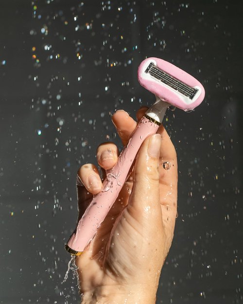 Truly Life Shaver Razor | Best Razor for Sensitive Skin | 5 Blades with Aloe & Shea Butter Infused Gel Bars | Pivoting Head & Flex-Grip Handle for Smooth, Irritation-Free Shave
