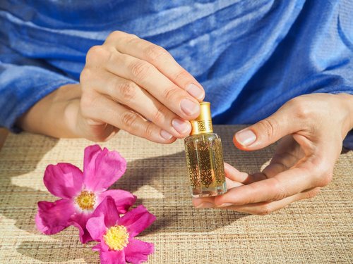 Chocolate Musk Perfume Oil 12 mL – Sweet Gourmand with Jasmine Rose and Vanilla. Alcohol Free Long Lasting Oil, Compliment Magnet