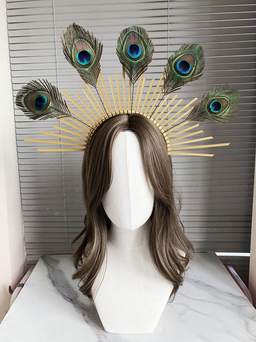 TCOMVEZ Peacock Feather Gold Halo Crown Sun Headband with Earrings Halloween Cosplay Festival Bridal Wedding Maternity Photoshoot Goddess Headpiece