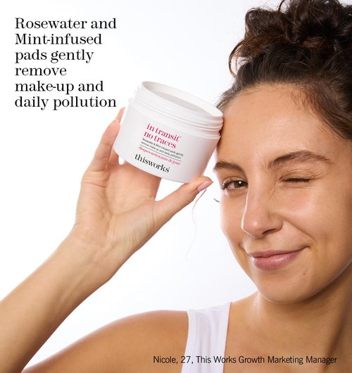 This Works - In Transit No Traces Cleansing Pads, Rosewater & Mint Infused Facial Wipes, Gentle Make-Up Remover (80 pads)