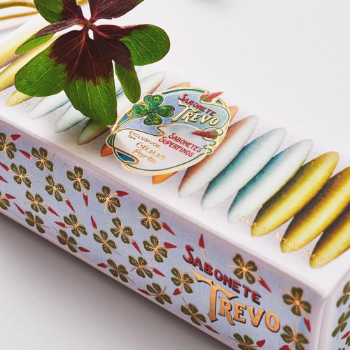 Claus Porto - Trevo Guest Soap Box with 15 Mini Soaps in 4 Scents | Rich, Smooth, Creamy Hand Soap | Handcrafted, Aromatic, Luxurious, House Warming Gift (10g each)