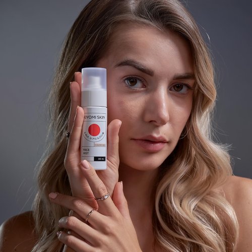 Kiyomi Skin Travel Face Mist 1 fl.oz. Moisturizer with Hyaluronic Acid, 5-ALA, Lavender and Green Tea Moisturizing Spray
