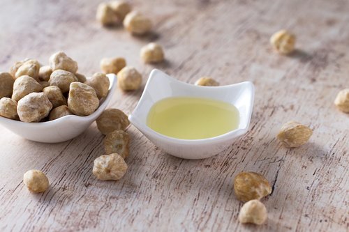 Oslove Organics Pure Kukui Nut Oil-Cold Pressed, use on skin and hair- 4 oz