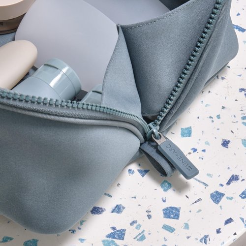 LINE+ARC Machine-Washable Neoprene Toiletry Bag (Sage) Modern Green Dopp Kit Soft Insulation for Cosmetics Makeup Travel Skincare Shaving Large Case Men Women Overnight Easy-to-Clean