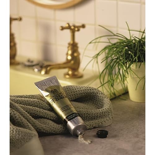 The Body Shop Hemp Hand Protector ? Protecting & Hydrating Care for Ultra Dry Hands ? 1 oz
