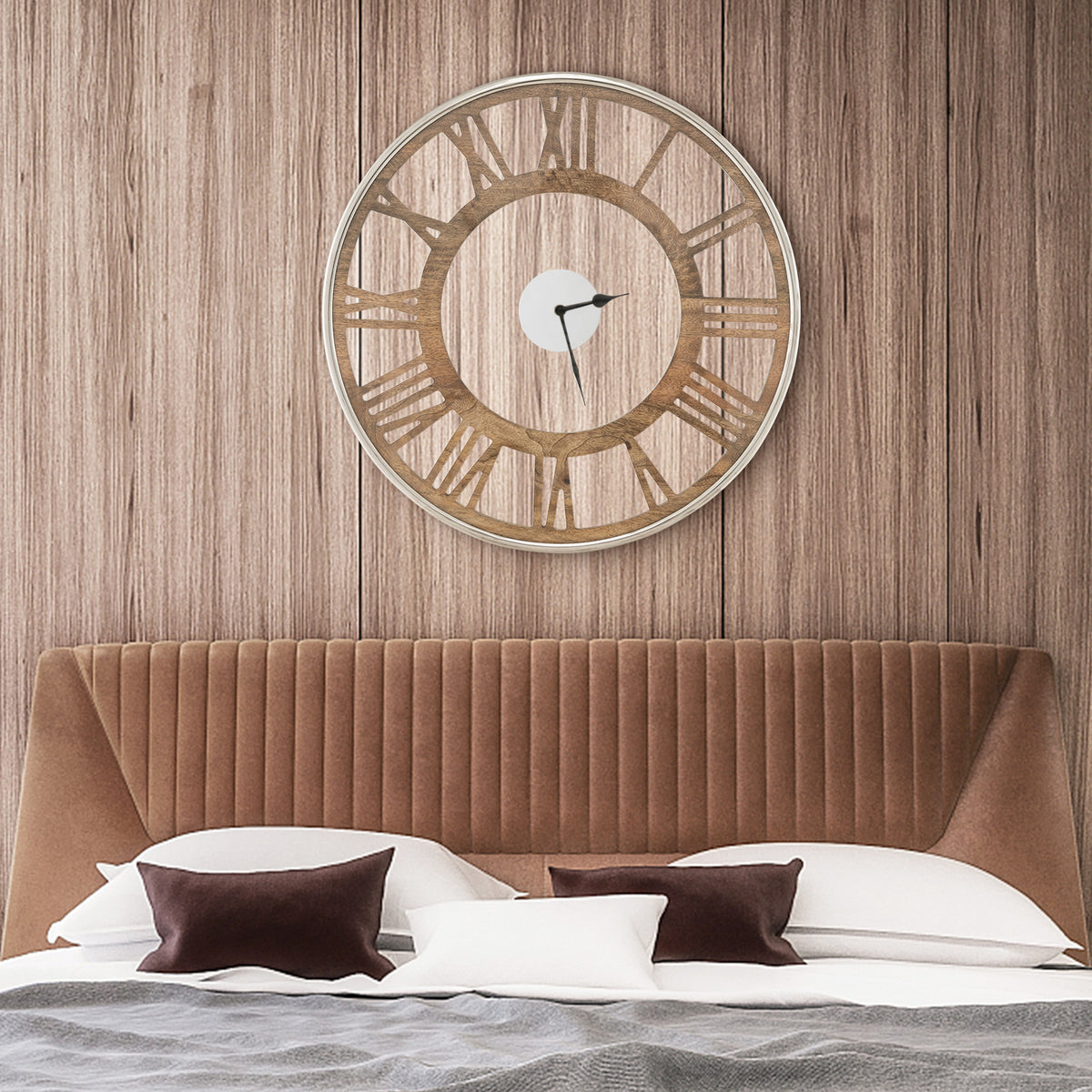 Silent Wall Clock 16/20 Inch with Classic Frame and Roman Numerals - Variation L