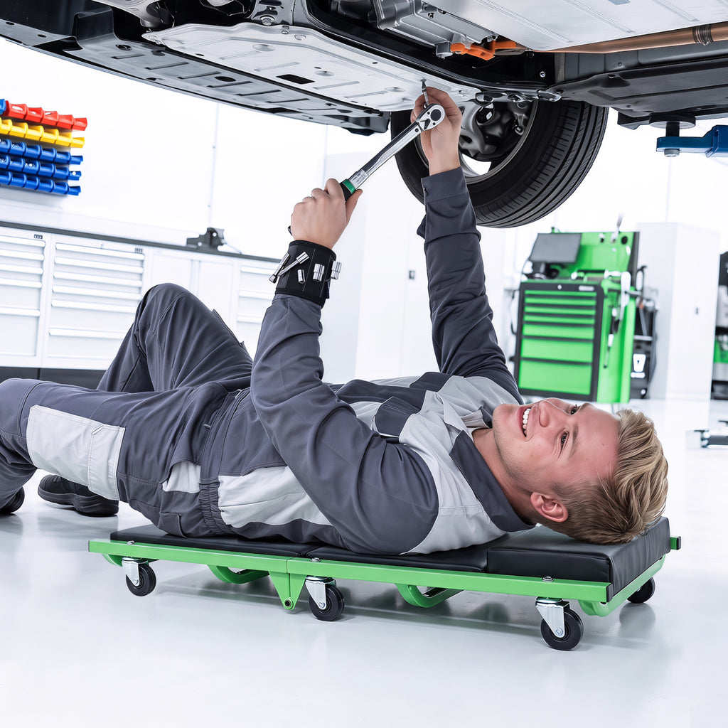 Foldable Automotive Creeper with 360° Swivel Wheels 330 lbs for Garage