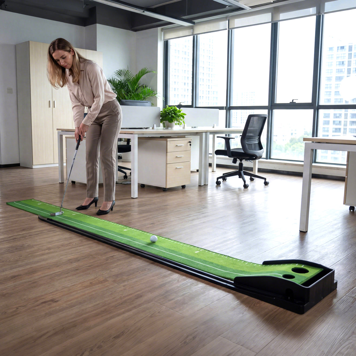 Indoor Golf Putting Mat with Auto Ball Return - Practice & Training